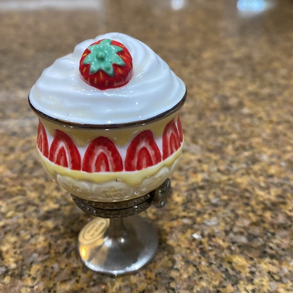 Cooking Club of America trinket box, strawberry banana cram pie. - Picture 3 of 8